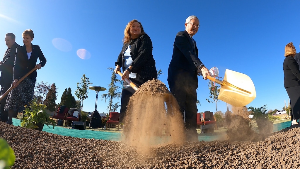 (Photo courtesy of The Church of Jesus Christ of Latter-day Saints)
Elder Gerrit W. Gong of the Quorum of the Twelve Apostles and his wife, Susan, participate in the groundbreaking of the Taylorsville Temple on Saturday, Oct. 31, 2020.