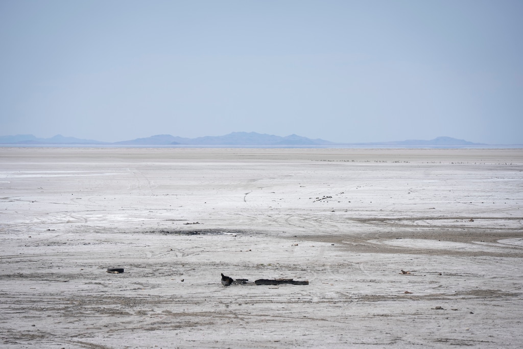 (Bethany Baker  |  The Salt Lake Tribune) Dry lake bed is seen for miles along the northern portion of The Great Salt Lake on Monday, July 13, 2026.