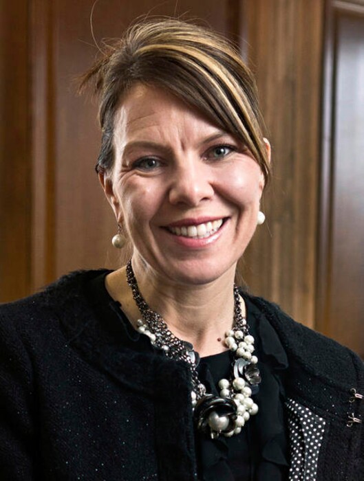 (Marla Brose | The Albuquerque Journal | The Associated Press) In this 2017 photo, Jennifer Riordan, of Albuquerque, N.M., poses for a photo in Albuquerque. Family, friends and community leaders are mourning the death of Riordan, a bank executive on a Southwest Airlines jet that blew an engine as she was flying home from a business trip to New York.