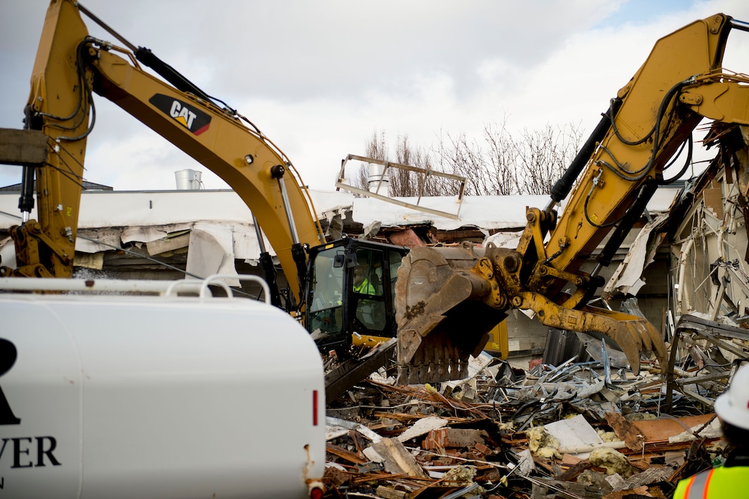 (Jeremy Harmon  |  The Salt Lake Tribune) Demolition begins on the Road Home shelter in Salt Lake City on Monday, January 27, 2020.