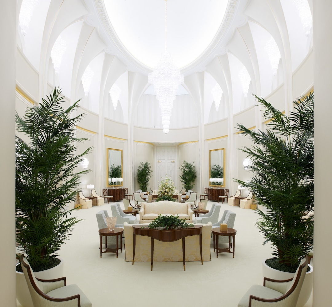(The Church of Jesus Christ of Latter-day Saints) A chandelier hangs above the Celestial Room of the newly renovated Washington D.C. Temple.