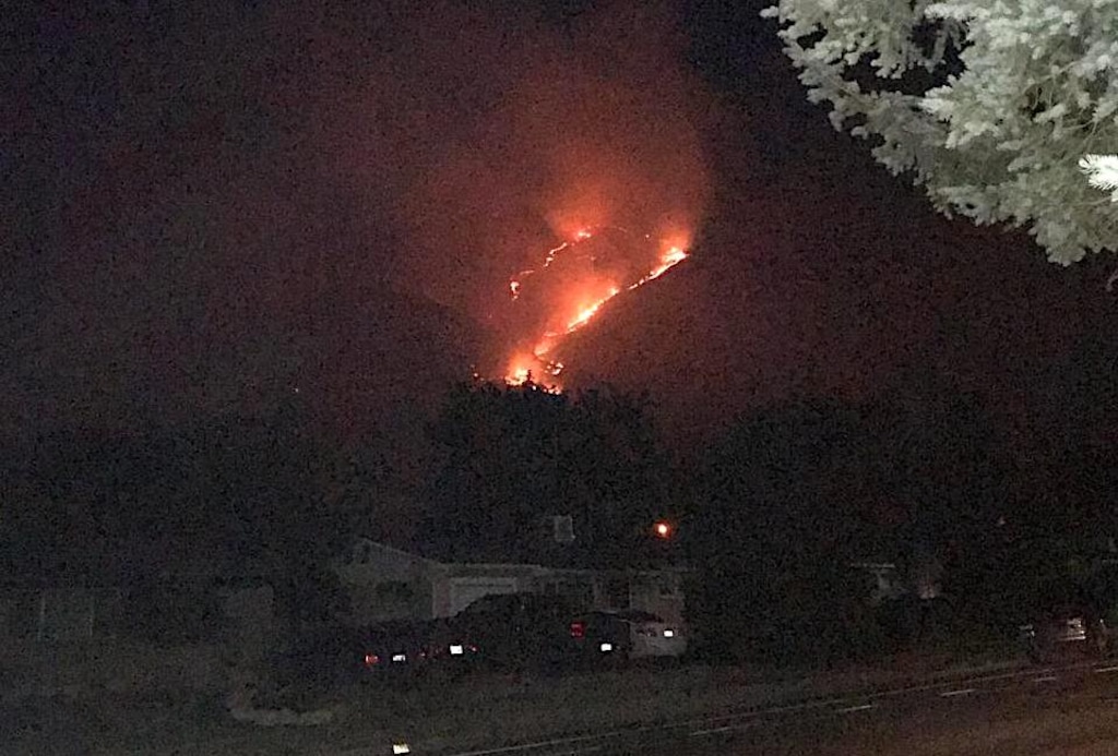 (Photo courtesy Utah Wildfire Info) The Round Peak fire is burning east of Springville.