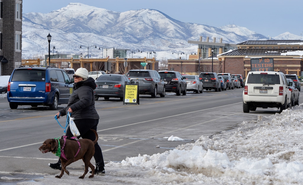 (Chris Samuels | The Salt Lake Tribune) Cars wait in line for COVID-19 testing in Herriman, Monday, Jan. 03, 2022.