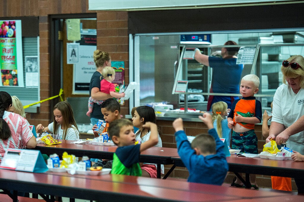 (Chris Detrick  |  The Salt Lake Tribune)  Children eat lunch at Creek View Elementary in Price Wednesday, August 16, 2017. 
