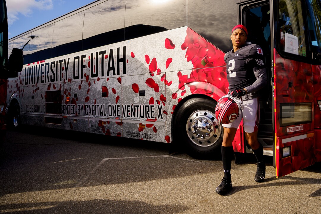 (Trent Nelson  |  The Salt Lake Tribune) Micah Bernard as the University of Utah football team arrives to a practice session for the Rose Bowl at Dignity Health Sports Park in Carson, Calif., on Tuesday, Dec. 28, 2021.