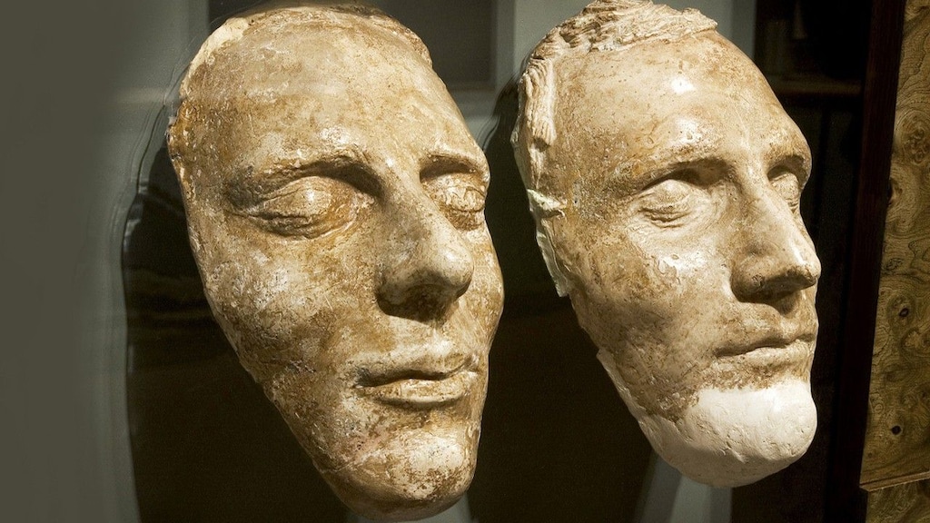 (Courtesy of the Church History Museum)
Death masks of Joseph and Hyrum Smith.
