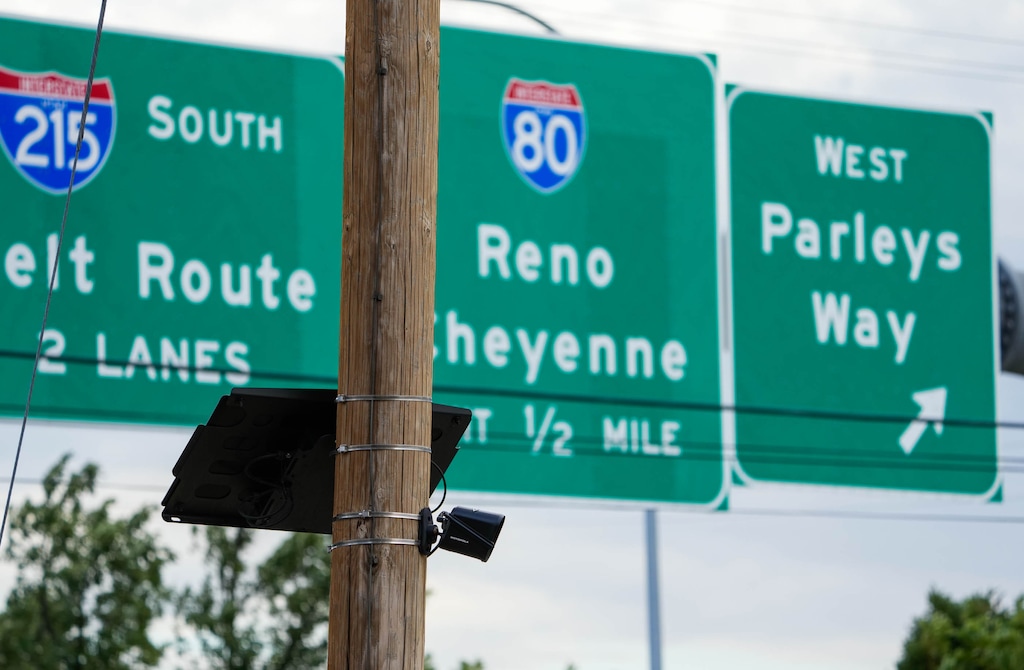 (Francisco Kjolseth | The Salt Lake Tribune) An automatic license plate reader is pictured on Foothill Drive in Salt Lake City near Parleys Canyon on Friday, Aug. 21, 2026.