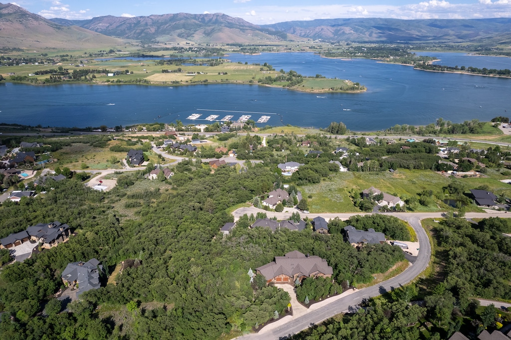 (Trent Nelson  |  The Salt Lake Tribune) Homes above Pineview Reservoir in Eden on Thursday, June 23, 2022.