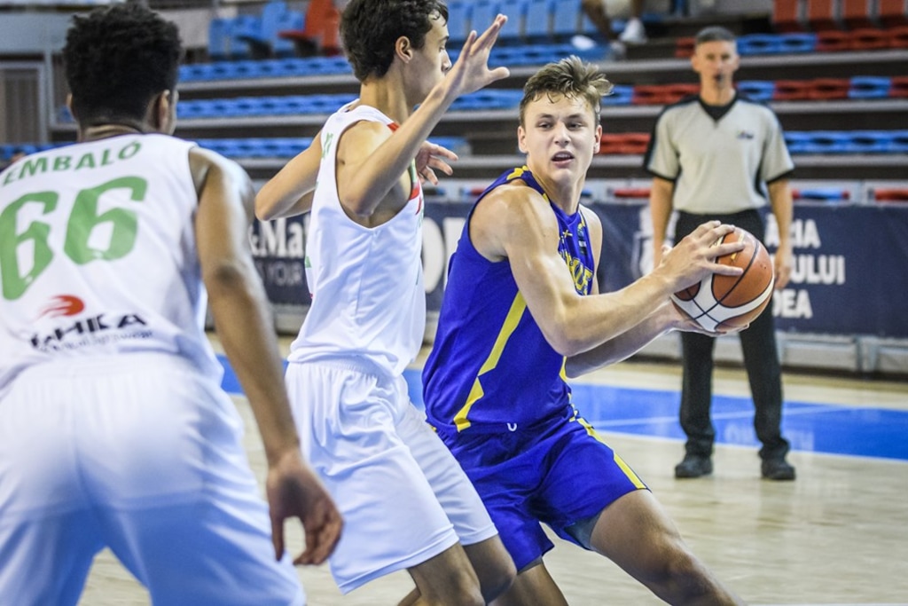 (Courtesy of fiba.basketball) Pelle Larsson played for Sweden in the 2019 FIBA U18 European championships. He’s shown here playing against Portugal on July 28, 2019.