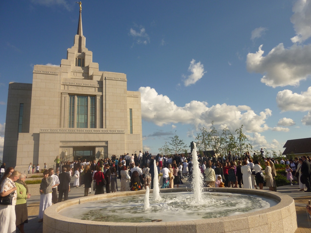 |  Courtesy Clifford BlairMormons gather for the August 2010 dedication of their temple in Kiev, Ukraine.