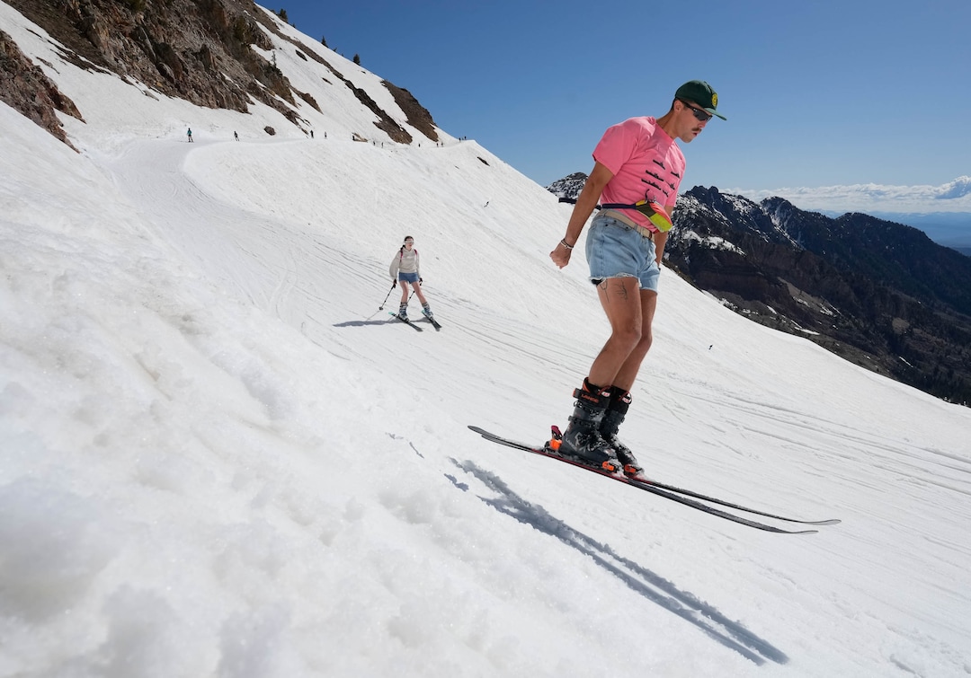 (Francisco Kjolseth  | The Salt Lake Tribune) Skiers hit Mineral Basin as Snowbird closes the book on the 2024-25 ski season on Monday, May 26, 2025. Snow and sun revelers took to the slushy slopes on Memorial Day as the resort was the last in the state to close.