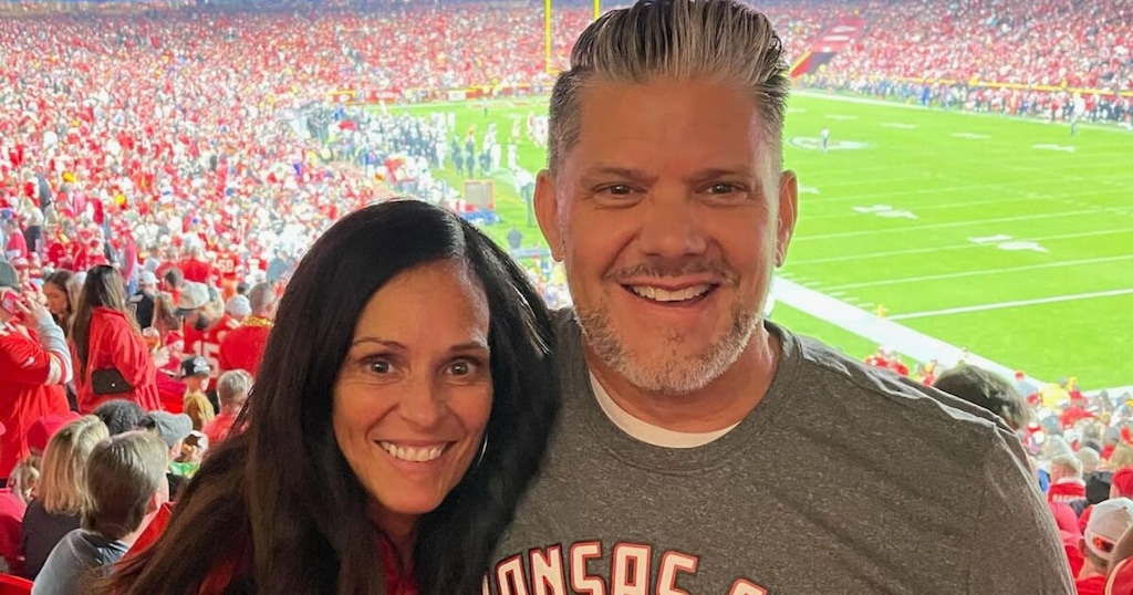 (FOX 13) A small airplane went down during a late-night flight last week near Yellowstone National Park, claiming the lives of three people. One of those victims was 55-year-old Kurt Enoch Robey from Lehi, Utah.