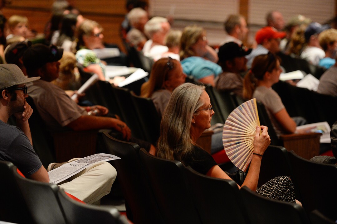 (Francisco Kjolseth  |  The Salt Lake Tribune)  Community members gather at North Sanpete High School in Mt Pleasant on Thursday, Aug. 9, 2018, to get an update on the Coal Hollow and Hill Top Fires currently burning.
