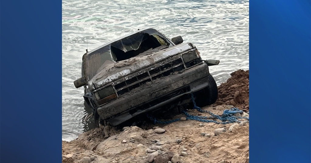 (Fox 13 News) The identity of the remains and cause of the crash remain under investigation.