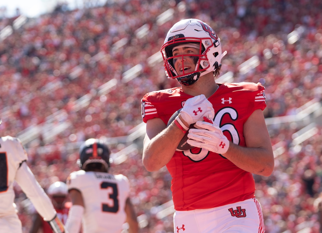 (Rick Egan | The Salt Lake Tribune) Utah tight end Dalton Kincaid (86) smiles after scoring a touchdown for hte Utes, in PAC 12 football action between the Utah Utes and the Oregon State Beavers, at Rice-Eccles Stadium in Salt Lake City, on Saturday, Oct. 1, 2022.Saturday, Oct. 1, 2022.