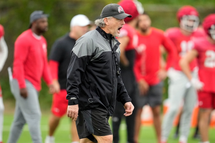 (Marcio Jose Sanchez | AP) Utah head coach Kyle Whittingham instructs his team during practice ahead of the Rose Bowl NCAA college football game against Penn State, Friday, Dec. 30, 2022, in Carson, Calif.