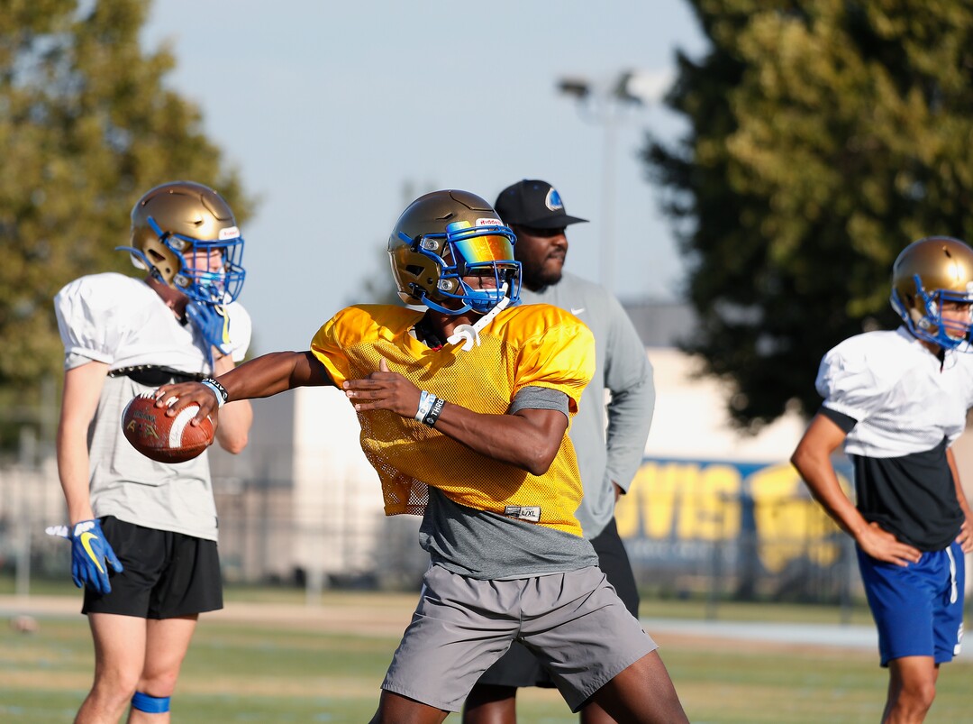 (Gary Kazanjian | Special to The Tribune) Clovis High School quarterback Nate Johnson works out with his team at Clovis High School, who committed to play for the University of Utah, shown Wednesday, July 28, 2021, in Clovis, Calif.