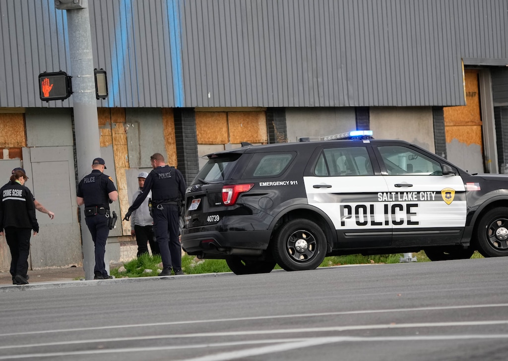 (Francisco Kjolseth | The Salt Lake Tribune) Salt Lake City police at the scene of a call along 700 South and State Street on Thursday, Nov. 20, 2025. The department wants City Hall to accept a grant to install more license plate readers in Utah's capital.