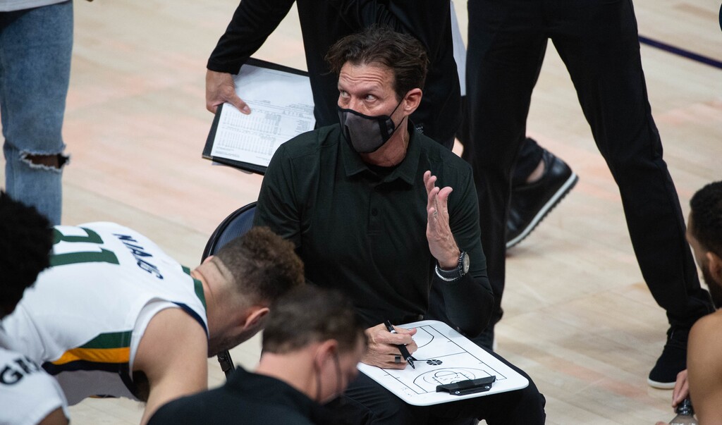 (Francisco Kjolseth  | The Salt Lake Tribune) Utah Jazz coach Quin Snyder talks to his team as the Jazz take on the Milwaukee Bucks at Vivint Smart Home Arena in Salt Lake City, on Friday, Feb. 12, 2021.