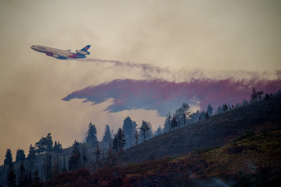 (Trent Nelson  |  The Salt Lake Tribune) Crews fight the Parleys Canyon Fire on Saturday, Aug. 14, 2021.