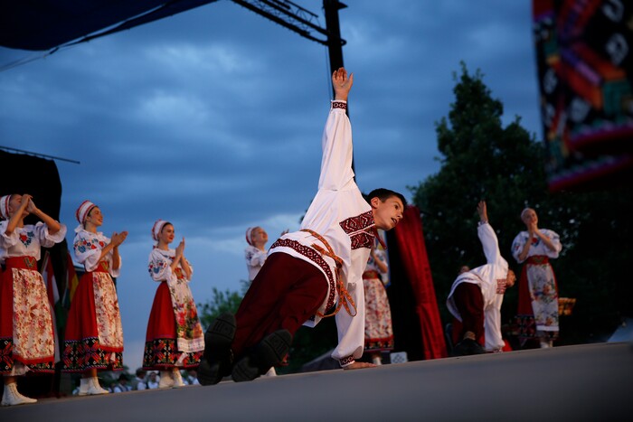 (Daniel Carde | for The Salt Lake Tribune) Performers from Belarus dance at the World Folkfest at the Springville Arts Park, Springville, Thursday, Aug. 1, 2018.