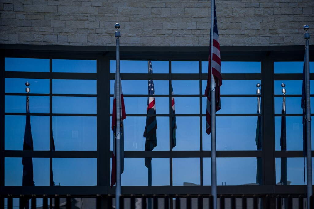 (Trent Nelson | The Salt Lake Tribune) El edificio de West Valley City que alberga la oficina de campo del Servicio de Inmigración y Control de Aduanas de EE. UU., el viernes, 31 de octubre de 2025. Registros públicos muestran que la agencia adquirió un almacén en el lado oeste de Salt Lake City.