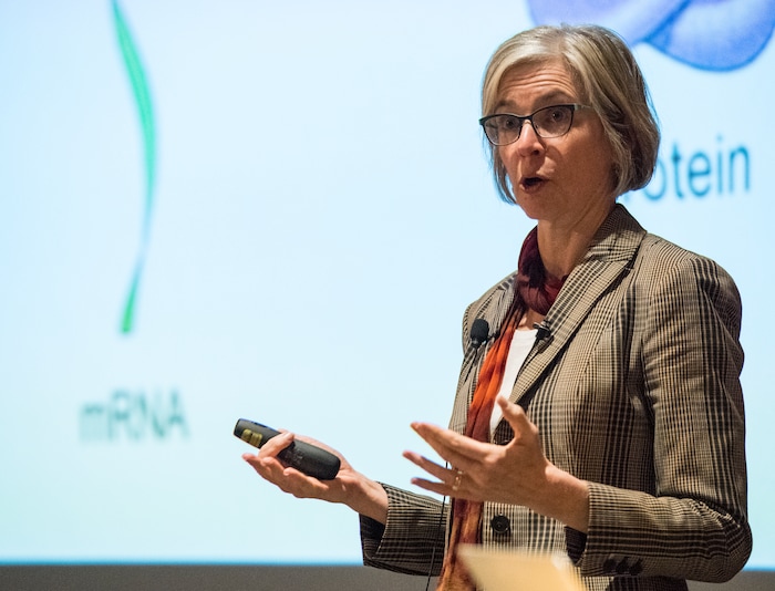 (Rick Egan  |  The Salt Lake Tribune)        UC Berkeley researcher Jennifer Doudna, gives a lecture on “Rewriting the Language of Life: The Biology, Technology and Ethics of DNA Editing."  at the Huntsman Cancer Institute, Thursday, March 22, 2018.



