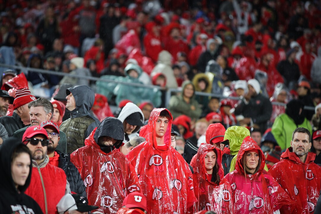 (Meg Oliphant | Special to The Tribune) Utah Utes fans look on during the rain in the fourth quarter at Rose Bowl Stadium on Jan. 2, 2023 in Pasadena, Calif.