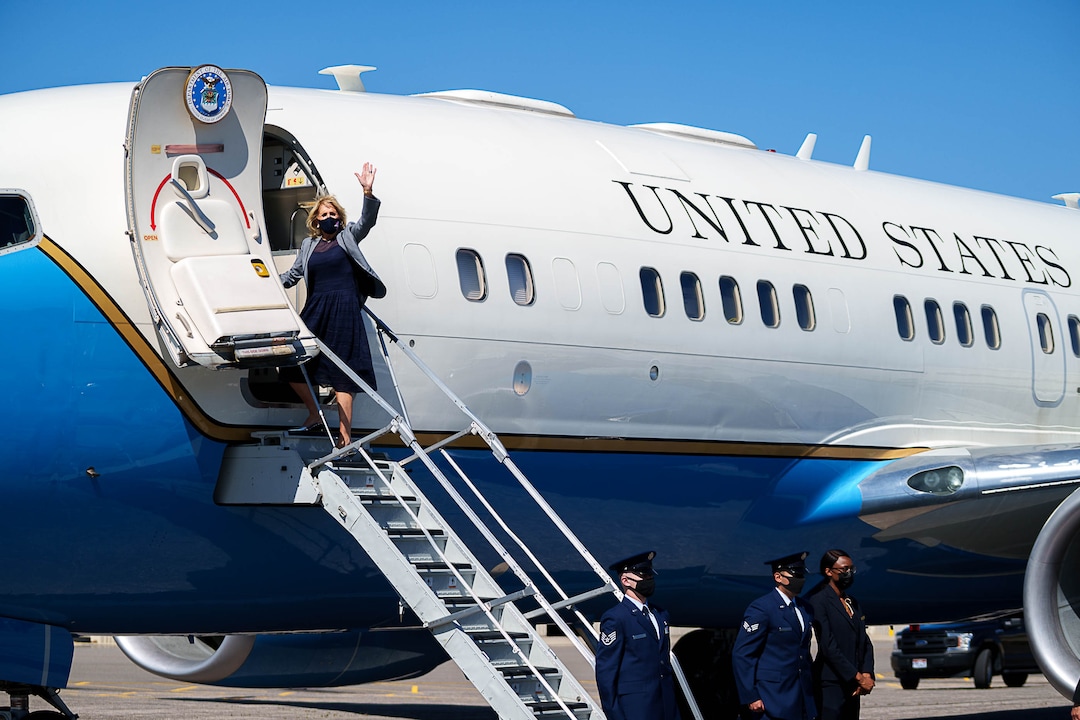 (Trent Nelson  |  The Salt Lake Tribune) First lady Jill Biden waves before leaving Salt Lake City on Wednesday, May 5, 2021.