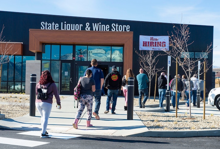 (Rick Egan | The Salt Lake Tribune)  Customers line up for the opening of the new state liquor and wine store in Saratoga Springs, on Monday, Nov. 16, 2020.