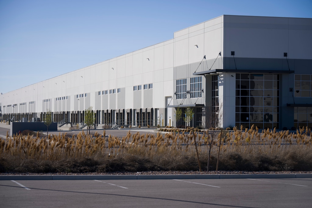(Bethany Baker | The Salt Lake Tribune) The Salt Lake City warehouse ICE purchased, Wednesday, March 18, 2026. A new city ordinance could limit the facility's access to water.