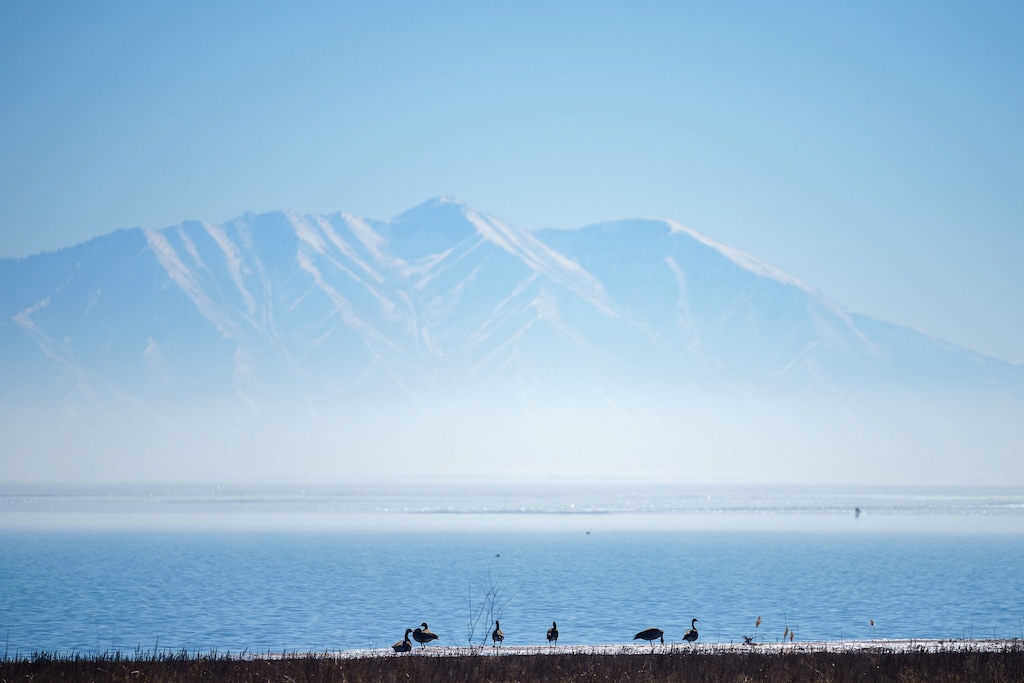 (Trent Nelson  |  The Salt Lake Tribune) Utah Lake, seen from Saratoga Springs on Tuesday, March 1, 2022. Utah is expected to reach close to record-high temperatures this week.