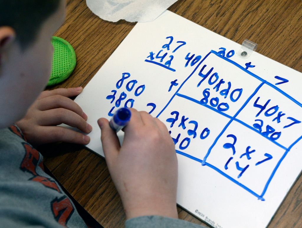 (Al Hartmann | The Salt Lake Tribune) A fourth grade student works on a math problem in 2015.
