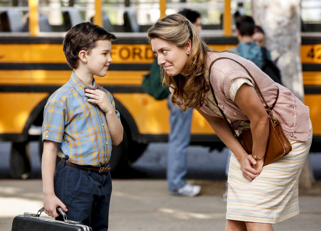 (Robert Voets  |  CBS) Iain Ermitage and Zoe Perry star in "Young Sheldon."