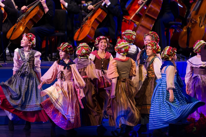 (Alex Gallivan | Special to the Tribune) Christmas with Mormon Tabernacle Choir featuring Rolando Villazón at The LDS Church Conference Center in Salt Lake City, Thursday,Dec 082016