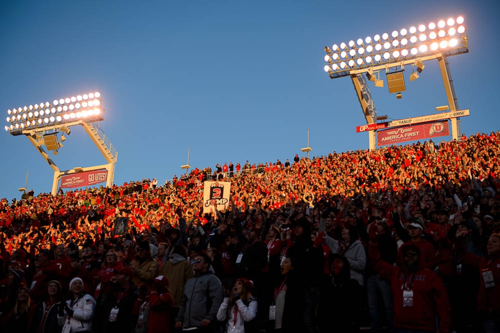 (Trent Nelson | The Salt Lake Tribune)  Utah Utes host the Oregon Ducks, NCAA football at Rice-Eccles Stadium in Salt Lake City on Saturday Nov. 10, 2018.