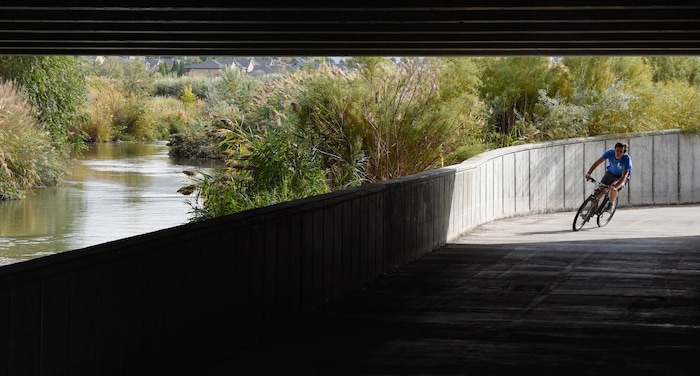 (Francisco Kjolseth  |  The Salt Lake Tribune) People recreate on the Jordan River Parkway in South Jordan on Friday, Oct. 2, 2020.