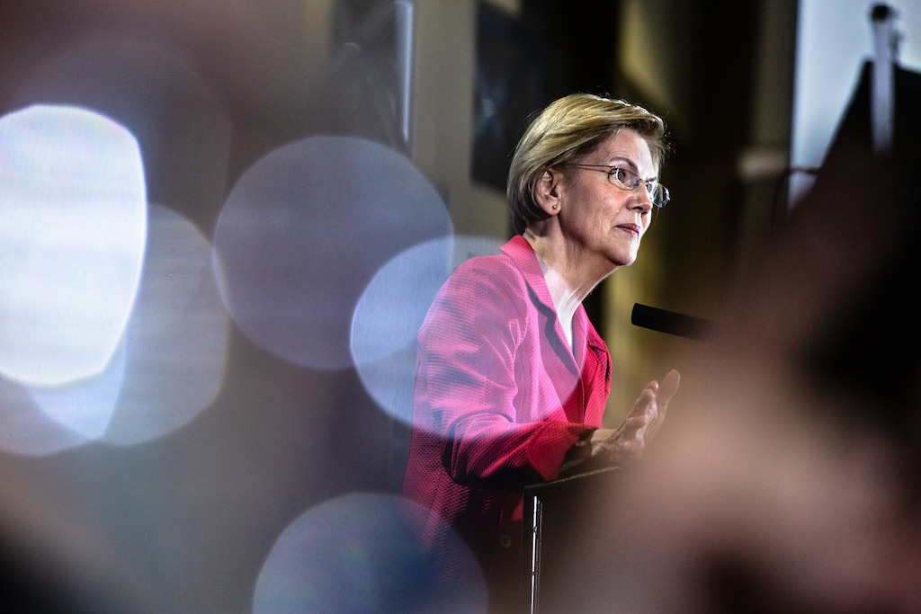 (Jordan Gale | The New York Times)
Senator Elizabeth Warren speaks at the annual Scott County Democrat Gala in Bettendorf, Iowa on Saturday, January 25, 2020.