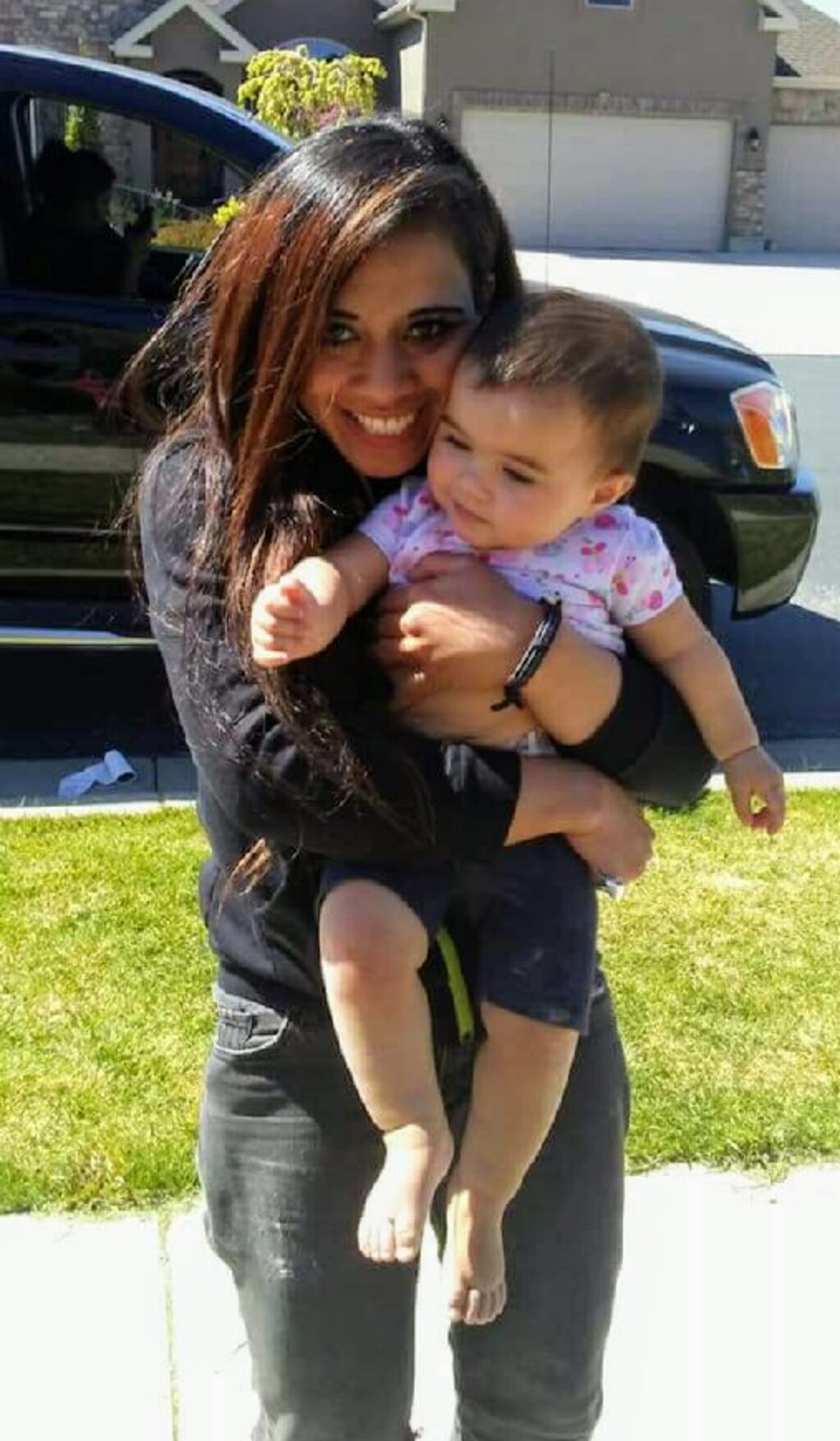 (Photo courtesy of Cameron Lindberg)  Mechelle Lindberg and her daughter Alana. Lindberg was found dead in a Salt Lake City hotel Tuesday morning. Police are searching for two people believed to be with Lindberg before she died.