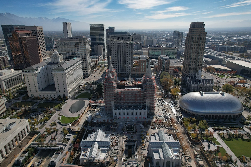 (Francisco Kjolseth | The Salt Lake Tribune) Temple Square in Salt Lake City is pictured on Friday, Oct. 31, 2025. The north tower crane, a fixture for more than four years, has been removed.