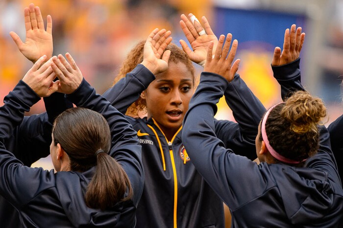 (Trent Nelson | The Salt Lake Tribune)
Utah Royals vs. Washington Spirit, soccer at Rio Tinto Stadium in Sandy, Saturday May 5, 2018. Utah Royals FC goalkeeper Abby Smith (1).