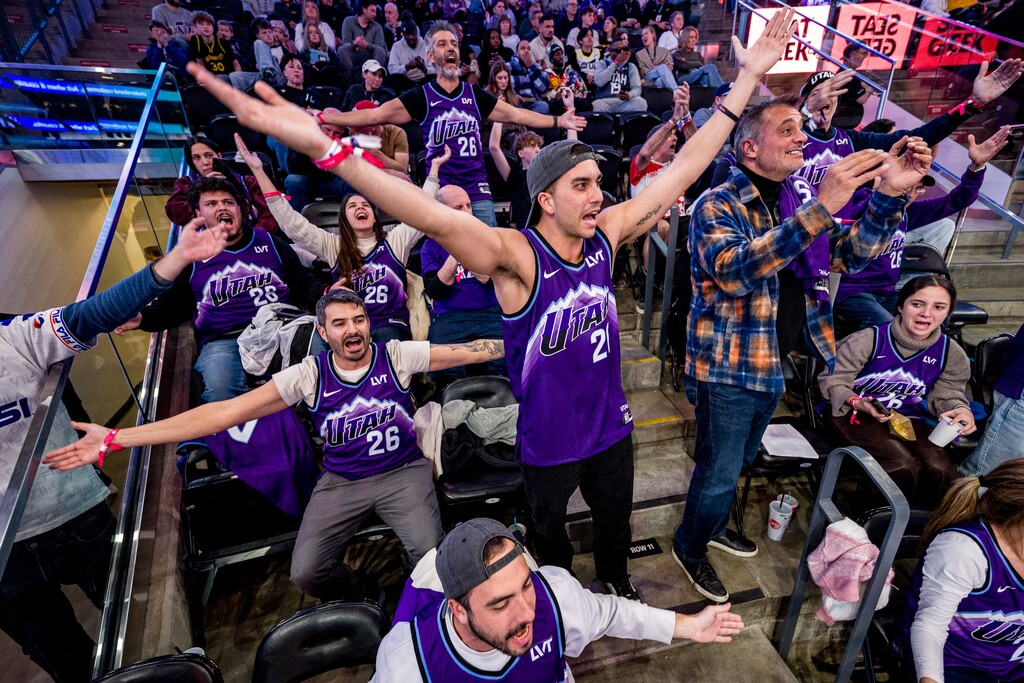 (Trent Nelson  |  The Salt Lake Tribune) Fans chant as the Utah Jazz host the Golden State Warriors, NBA basketball in Salt Lake City on Wednesday, Jan. 28, 2026.