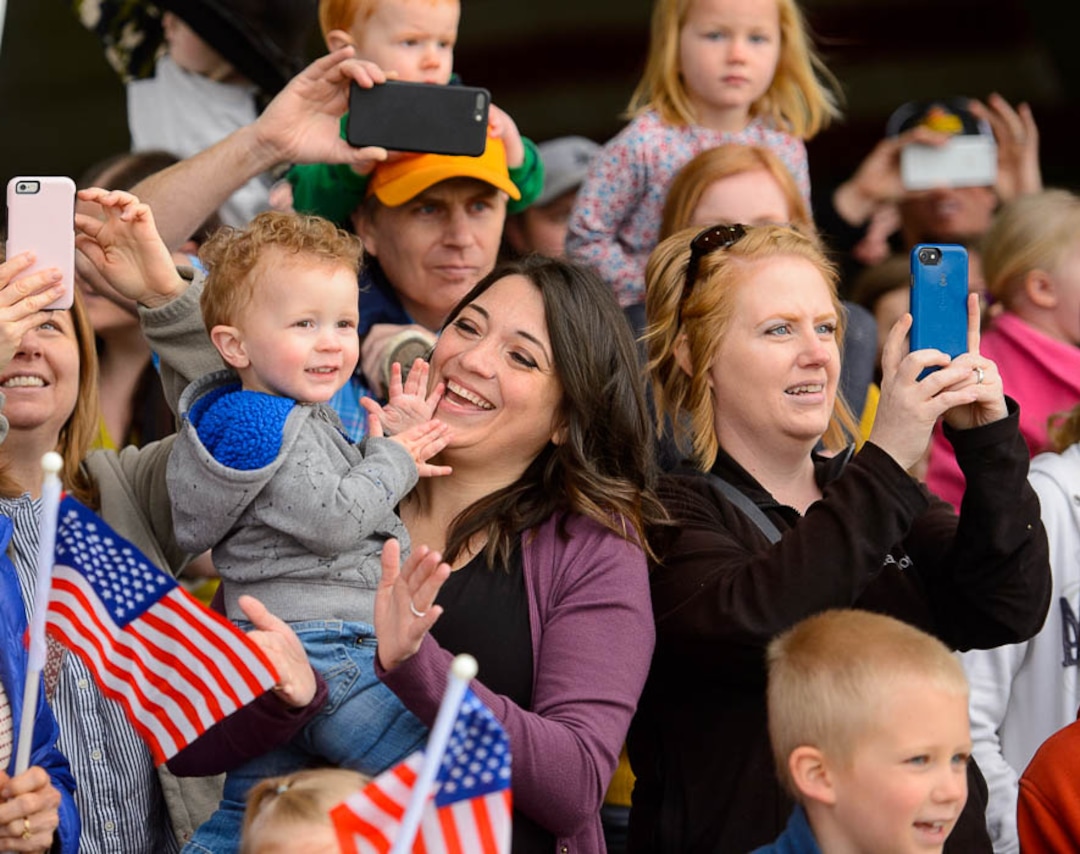 (Trent Nelson  |  The Salt Lake Tribune)  
Family members wait for a plane carrying almost 100 Soldiers from Utah Army National Guard’s Echo Battery, 1st Battalion, 145th Field Artillery, “Big Red” to land after a 10-month Middle East deployment, on Tuesday April 9, 2019 at Wright Air Base in Salt Lake City.