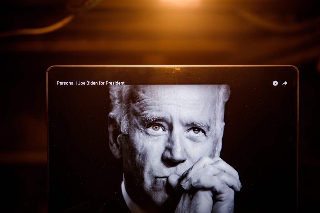 (Damon Winter | The New York Times) An ad for Joe Biden’s digital campaign for president in Cortland, N.Y, in April.