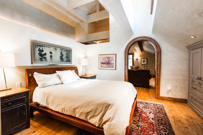 (Courtesy of Concierge Auctions) This 23,035-square-foot house in Holladay will go on the auction block Nov. 2, 2017.