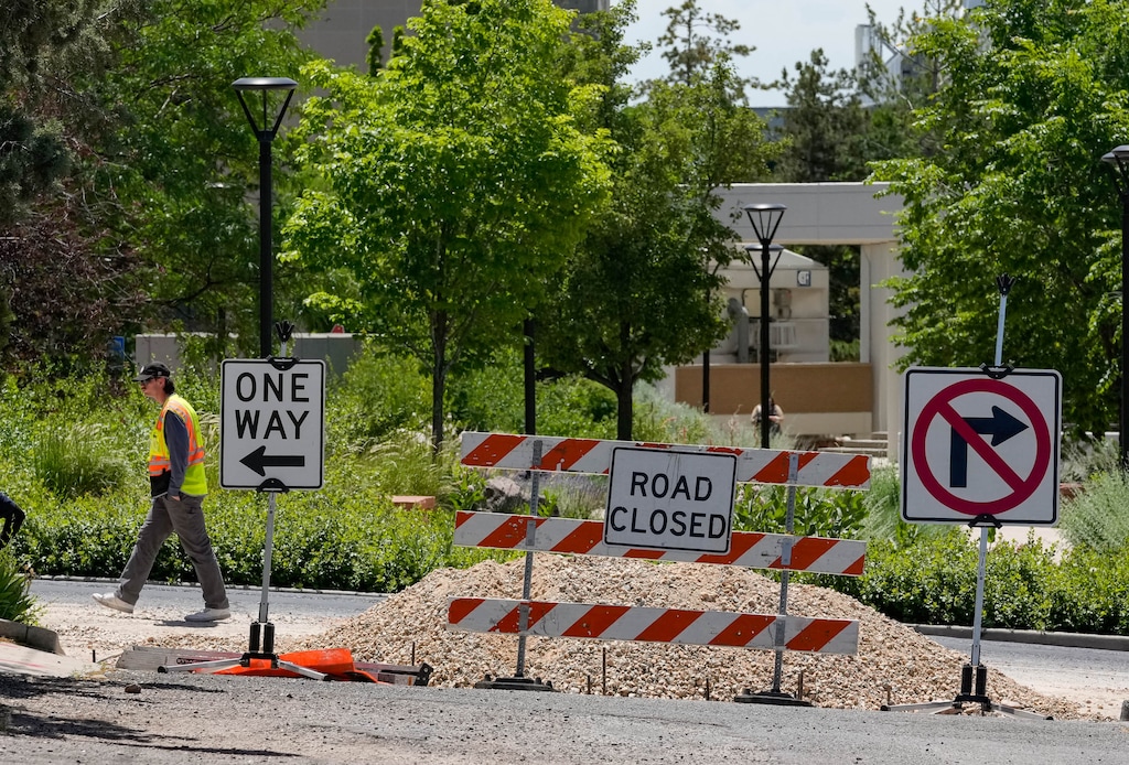 (Francisco Kjolseth  | The Salt Lake Tribune) Salt Lake City’s 100 South redevelopment project begins, closing off west bound traffic from University St. to Wasatch Drive on the University of Utah campus, pictured Wednesday, May 4, 2025.