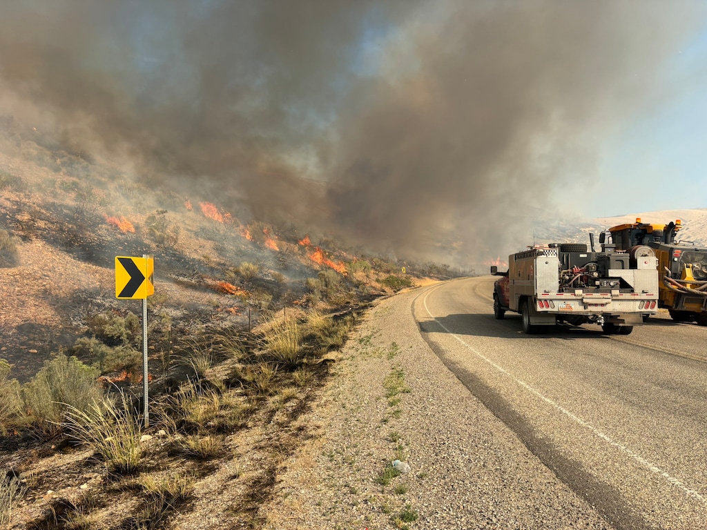 (Utah Fire Info) The Little Mountain Fire burns south of Tremonton in Box Elder County on Thursday, Aug. 20, 2026. 