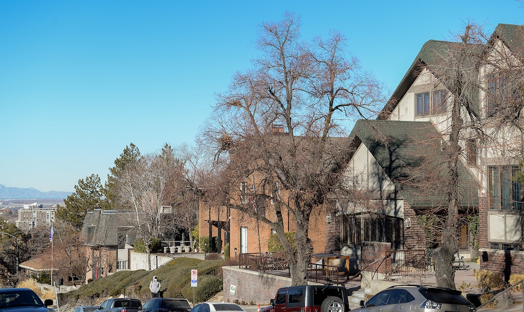 (Chris Samuels | The Salt Lake Tribune) Fraternity and sorority houses along 100 South adjacent to the University of Utah, Tuesday, Feb. 01, 2022. The university has suspended activities after two sexual assaults were reported in off-campus fraternity houses during the fall semester.