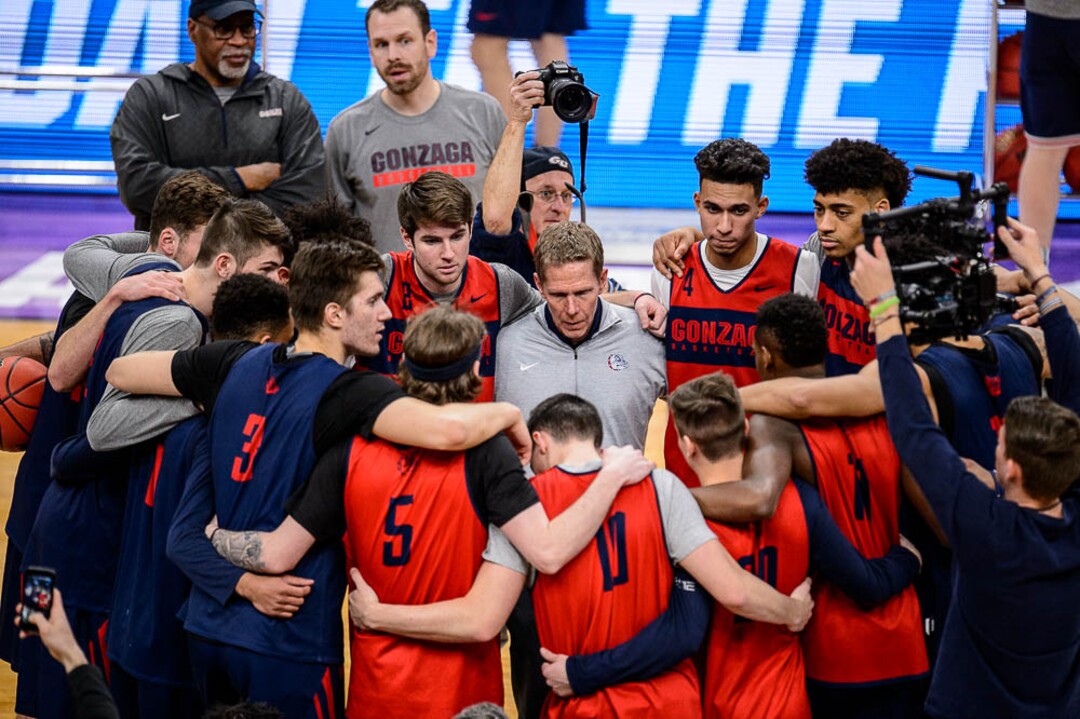 (Trent Nelson | The Salt Lake Tribune)  Gonzaga coach Mark Few huddles with his team as the Gonzaga Bulldogs practice for the 2019 NCAA Tournament in Salt Lake City on Wednesday March 20, 2019.