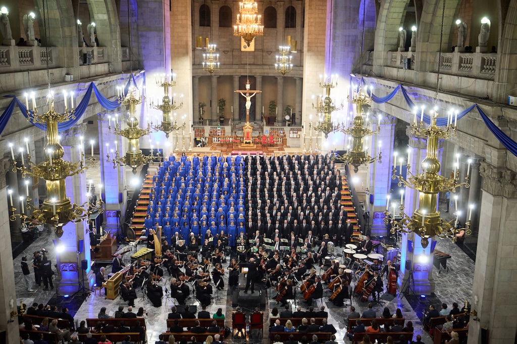 (The Church of Jesus Christ of Latter-day Saints) The Tabernacle Choir and Orchestra at Temple Square perform inside the Cathedral of Toluca in Mexico in 2023.